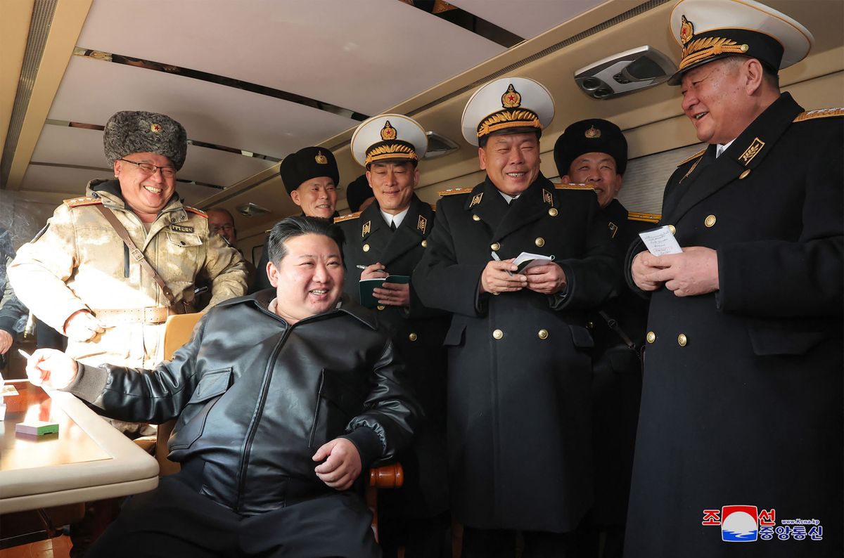 Kim Dzsongun, Észak-Korea, rakéta