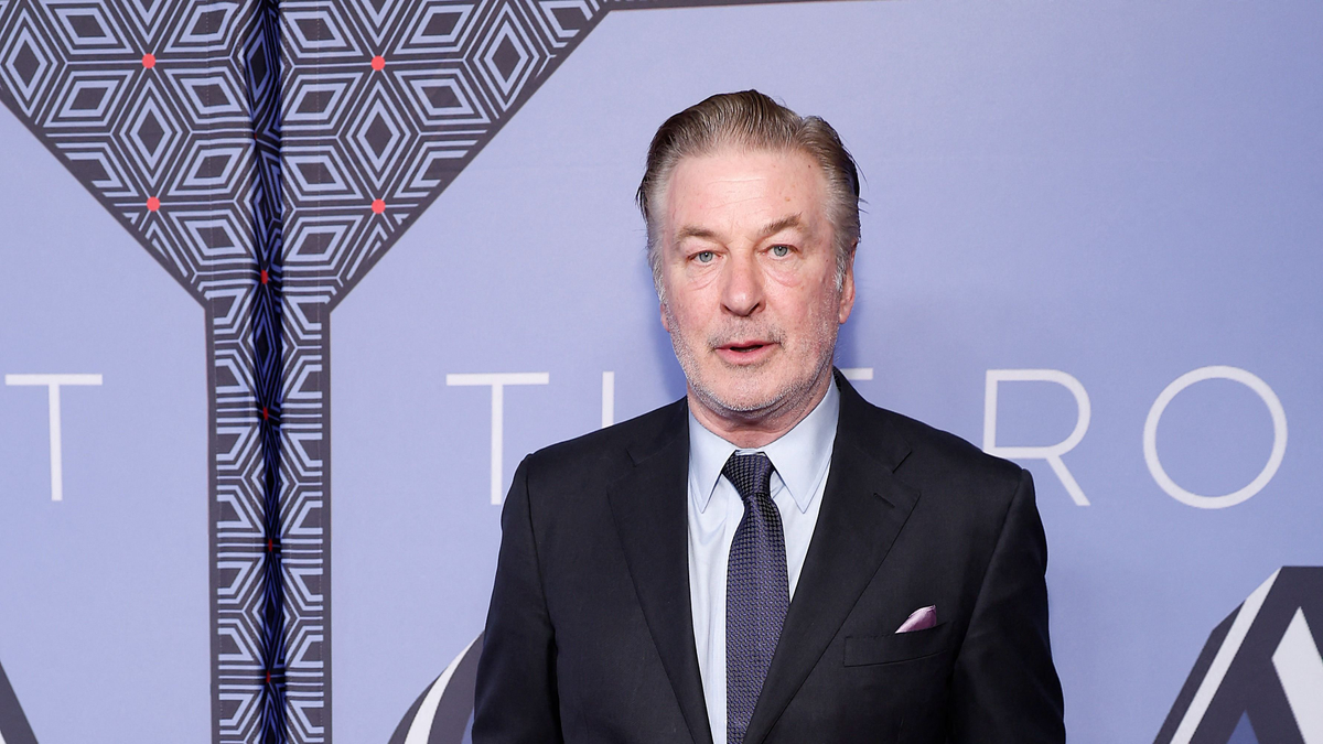 Ismét bíróság elé áll az operatőrét agyonlövő Alec Baldwin