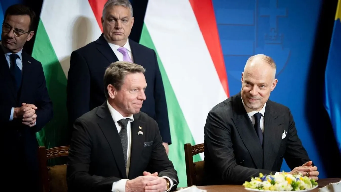 Svédország és Magyarország katonai szövetséget és hadiipari megállapodásokat kötött.