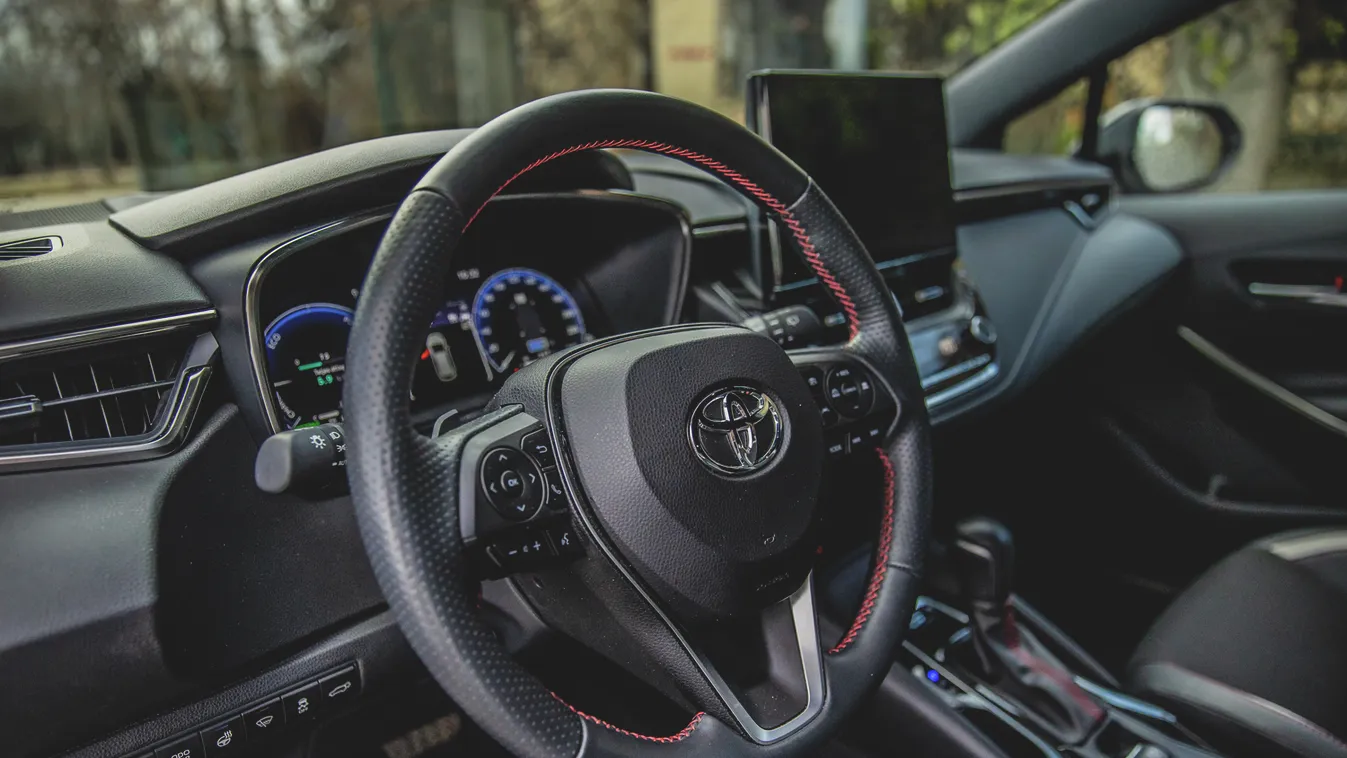 Toyota Corolla GR Sport Hybrid, autó, teszt 