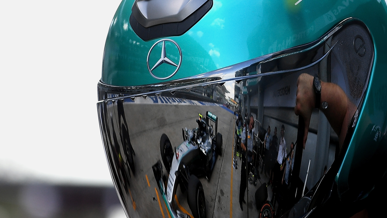 Forma-1, Nico Rosberg, Mercedes AMG Petronas, Malajziai Nagydíj, szerelő, sisak 