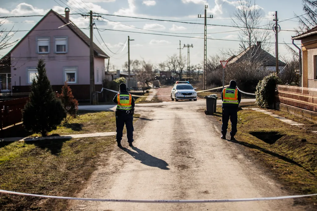 Holtan találtak két embert Tószegen, gyilkosság, emberölés, helyszínelés, Tószeg, 2024.01.16. 