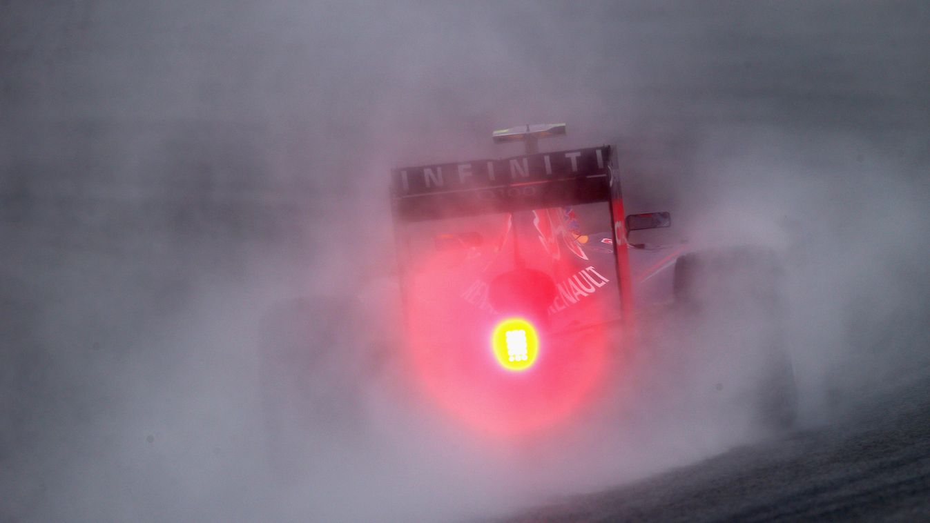 Forma-1, Daniel Ricciardo, Red Bull, Malajziai Nagydíj, eső 