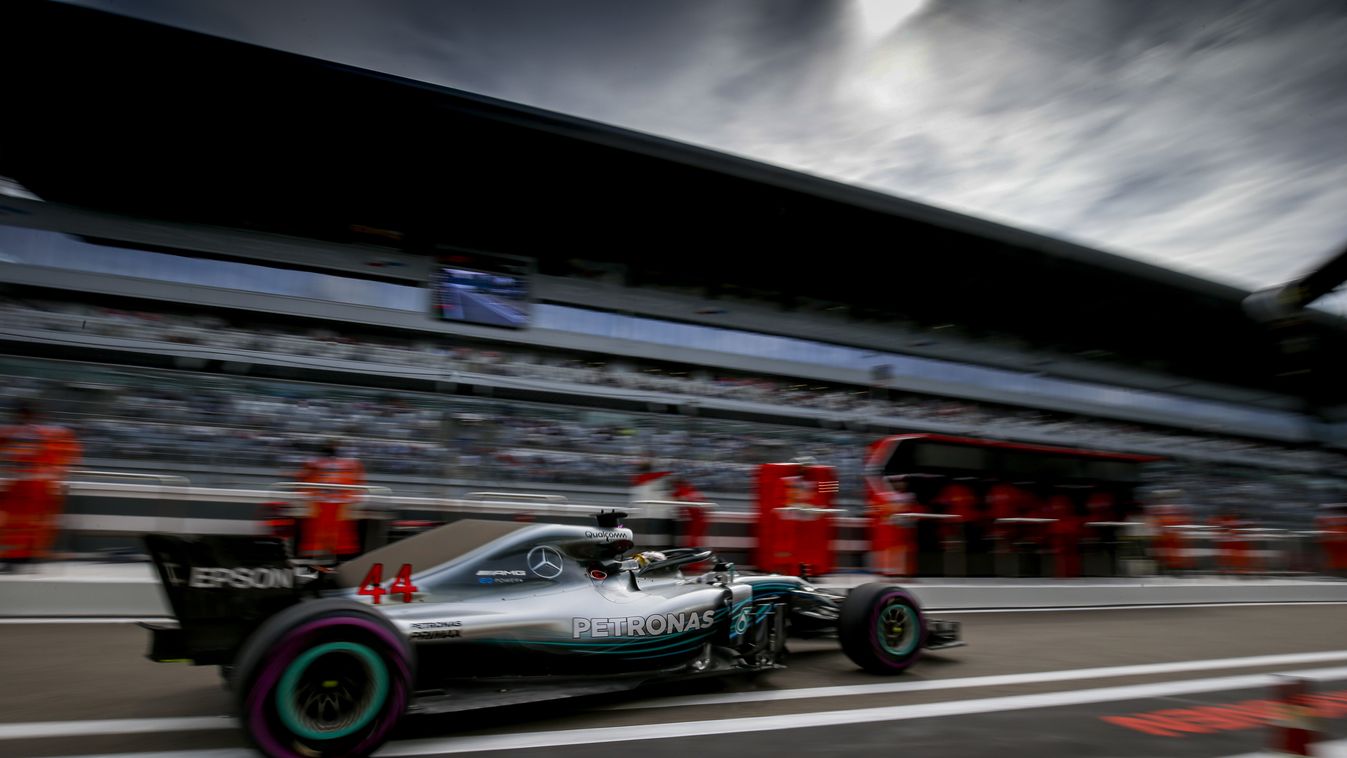 A Forma-1-es Orosz Nagydíj pénteki napja, Lewis Hamilton, Mercedes-AMG Petronas 