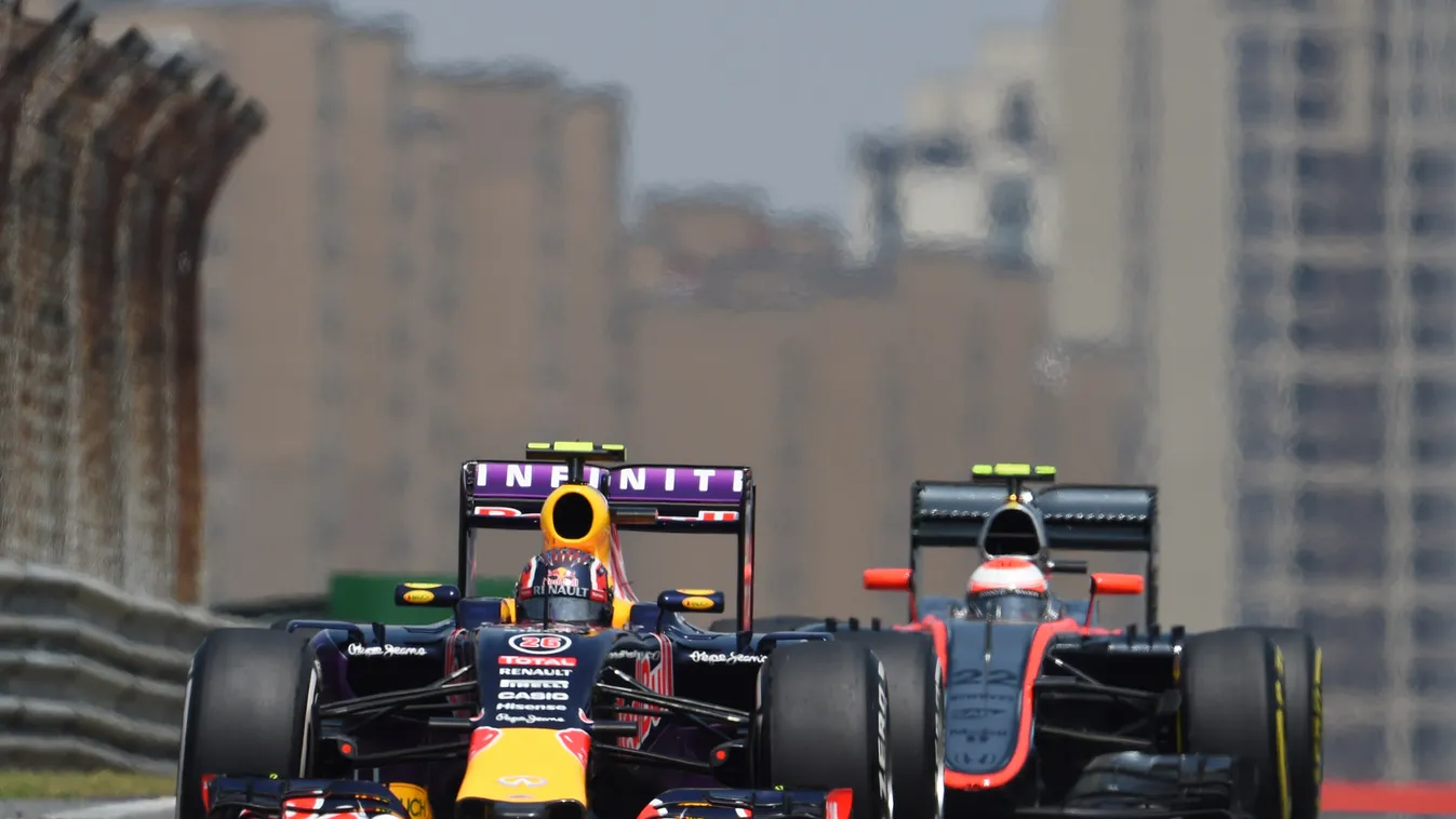 Forma-1, Danyil Kvjat, Jenson Button, Red Bull, McLaren, Kínai Nagydíj 