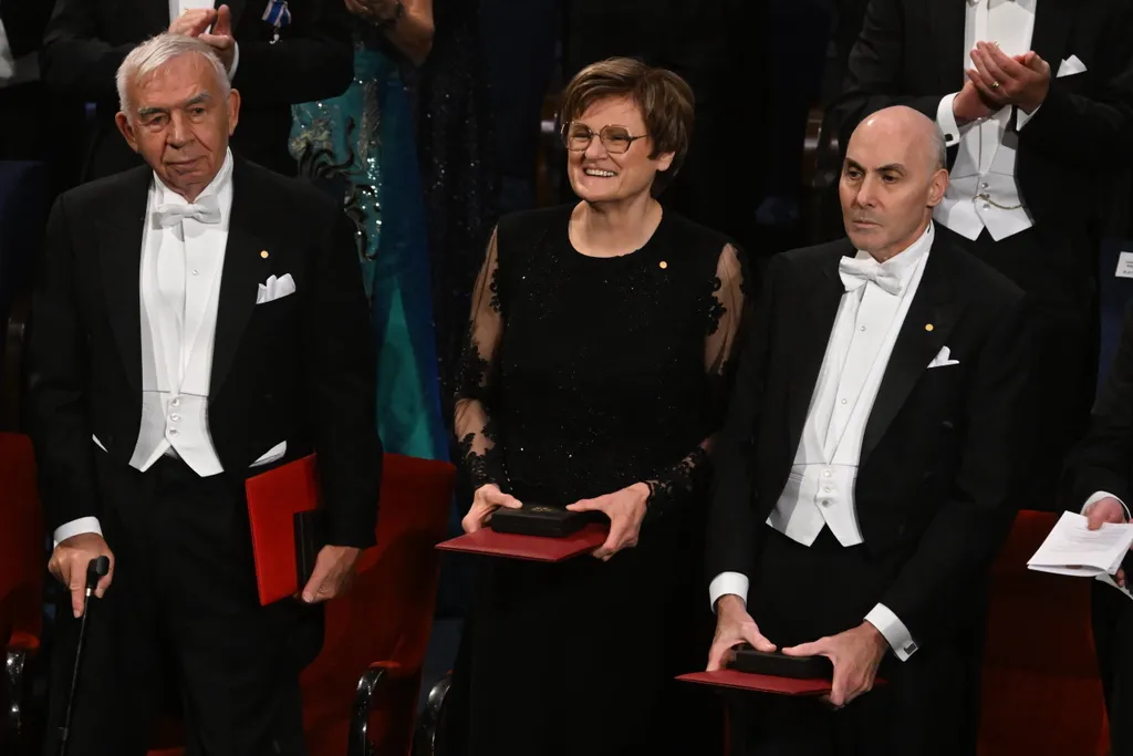 Képeken a 2023-as Nobel-díjak átadási ünnepsége Stockholmban, 2023.12.10., WEISSMAN, Drew; KARIKÓ Katalin; XVI. KÁROLY GUSZTÁV 