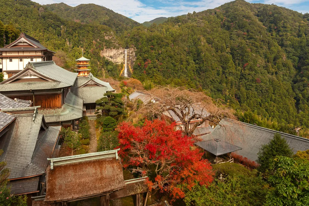 Különleges látvány Japán egyik legmagasabb, 133 méteres vízesése, Nachi Falls, NachiFalls, vízesés