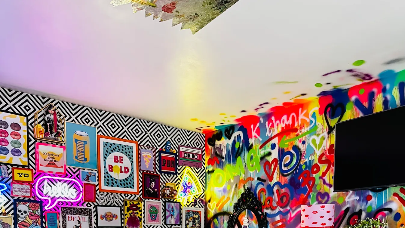 színes otthon, 2023.12.30.,  Pink Punk House Barbie House Barbie Movie Beetlejuice movie Colourful House House DIY maximalism maximalist maximalist decor maximalist style UK property ODDSHOT 