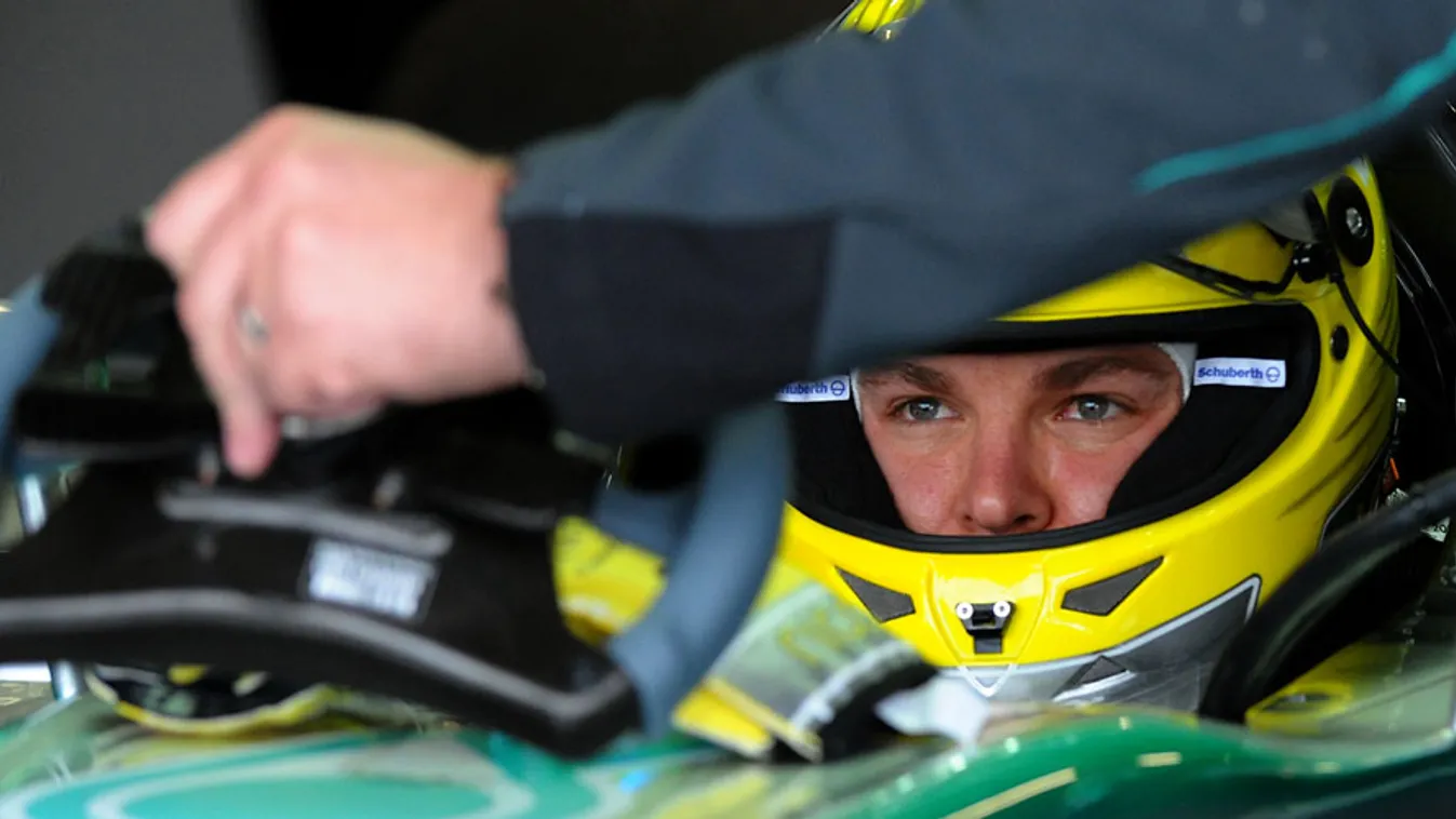 Nico Rosberg a Mercedes pilótája, Silverstone-ban