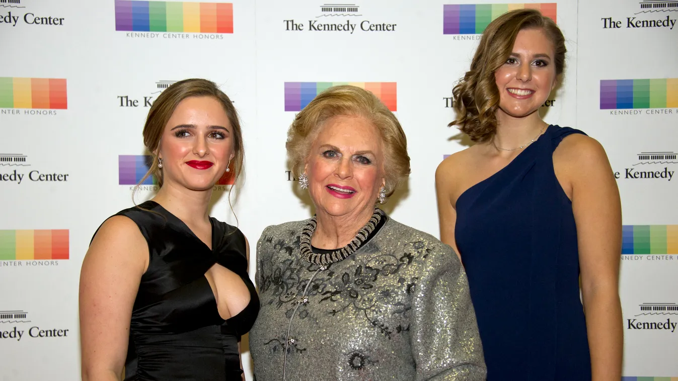 Jacqueline Badger Mars, Mars család,, 2017 Kennedy Center Honors Formal Artist's Dinner Arrivals Horizontal 