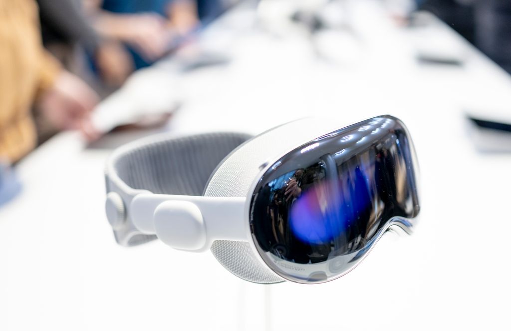 Apple Vision Pro, Apple Vision Pro okosszemüveg , virtuálisvalóság-szemüveg, Apple, szemüveg, virtuálisvalóság-szemüveg, Vision Pro, 2024., 