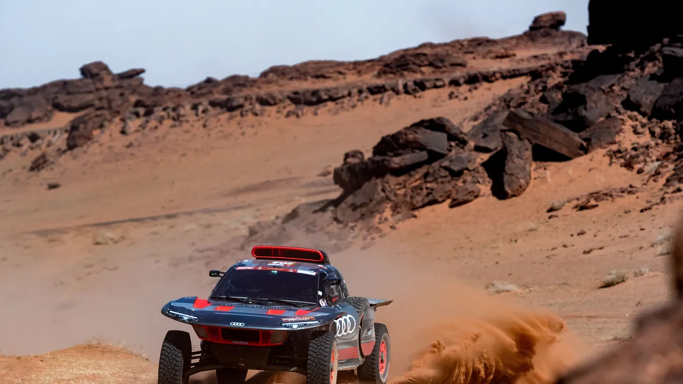 SAINZ, Carlos; CRUZ, Lucas akció autóban autóversenyző Dakar rally Foglalkozás FOTÓ FOTÓTÉMA Közéleti személyiség foglalkozása KÖZLEKEDÉSI ESZKÖZ rali sivatag sportoló SZEMÉLY verseny versenyautó 
