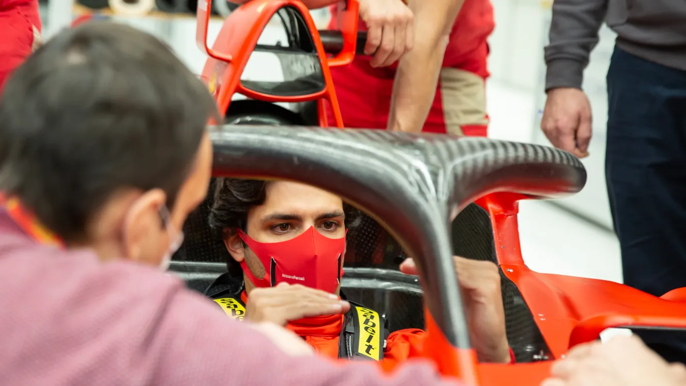 Forma-1, Carlos Sainz, Scuderia Ferrari, Maranello, látogatás, 2020 december, üléspróba 