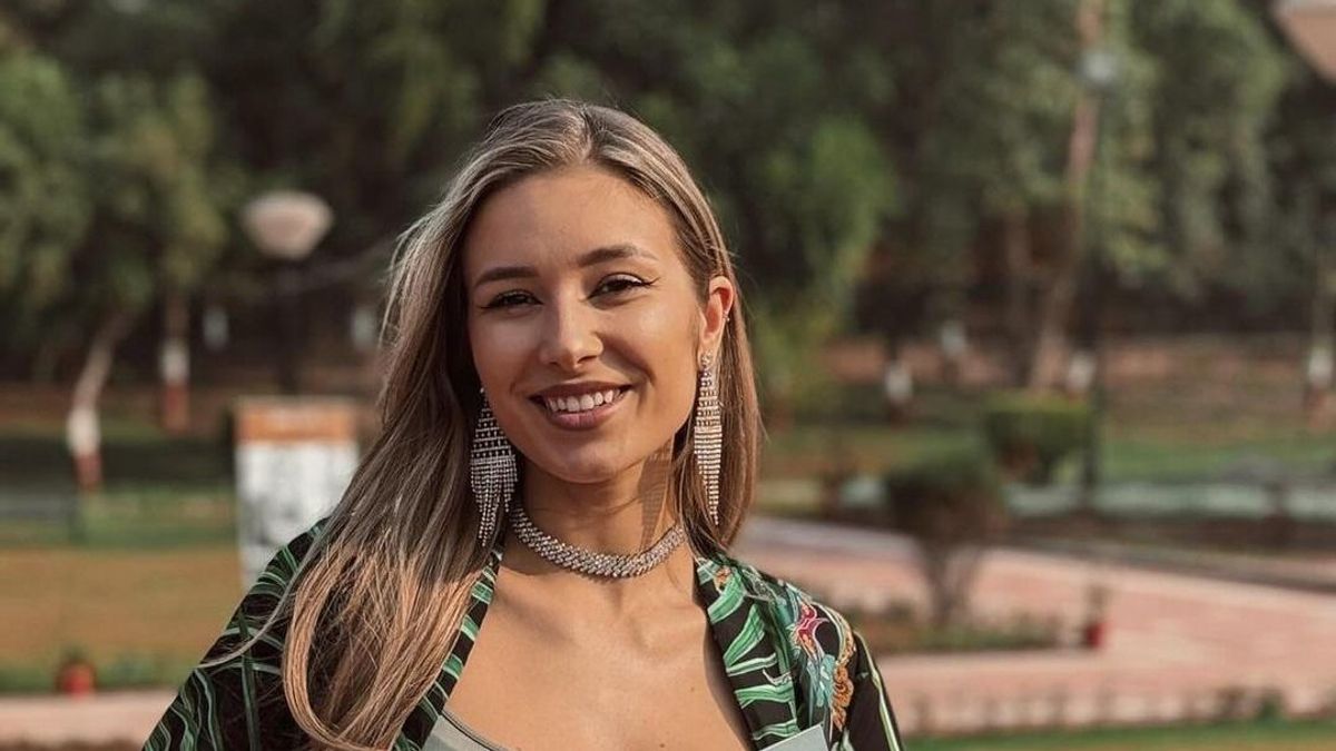 Királynőként vonult Magyarország Szépe a Miss World megnyitó ünnepségén - videó
