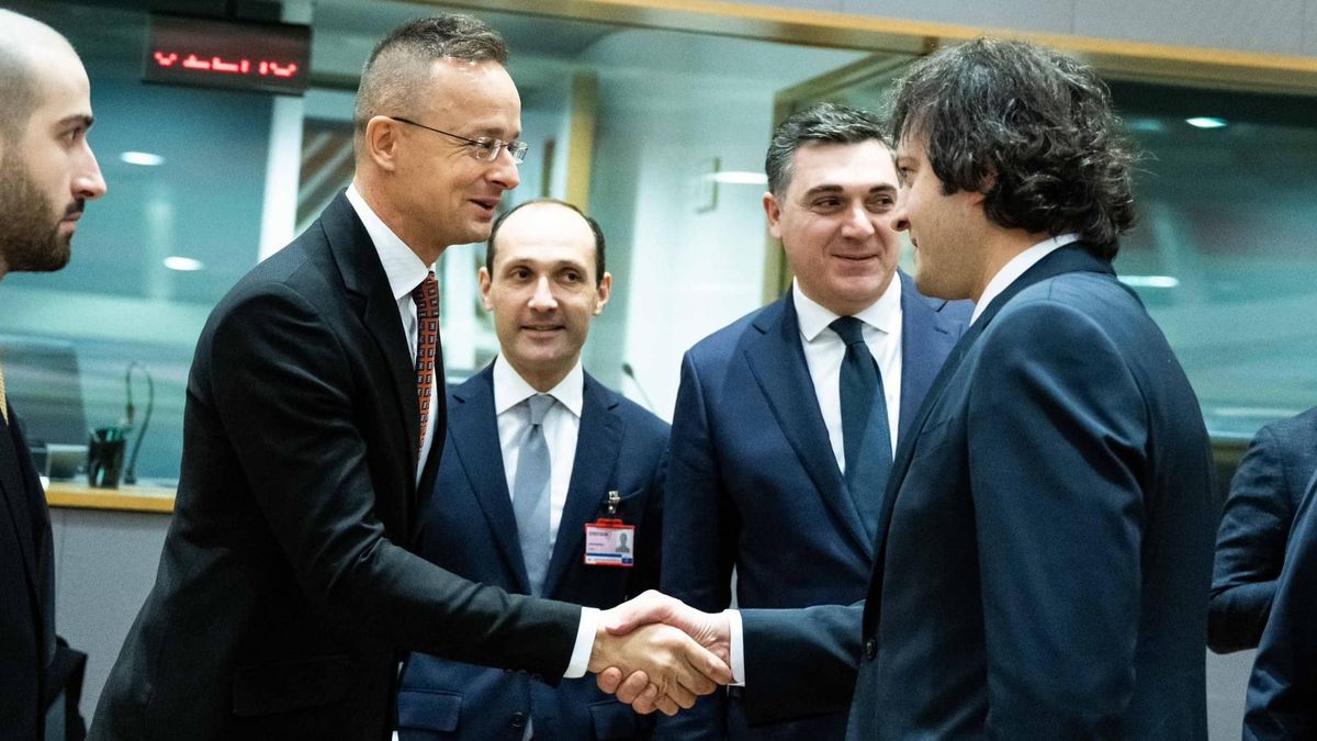 Szijjártó Péter: Sírás és jajveszékelés helyett mielőbb fel kell venni a nyugat-balkáni államokat az EU-ba