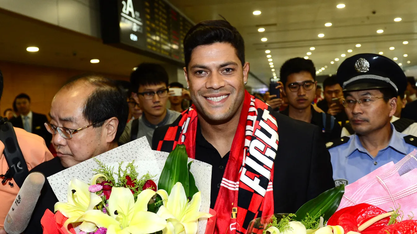 Hulk arrives in Shanghai ahead of expected move to SIPG China Chinese Shanghai Hulk Givanildo Vieira de Sousa Givanildo Vieira de Souza football soccer Horizontal SQUARE FORMAT 