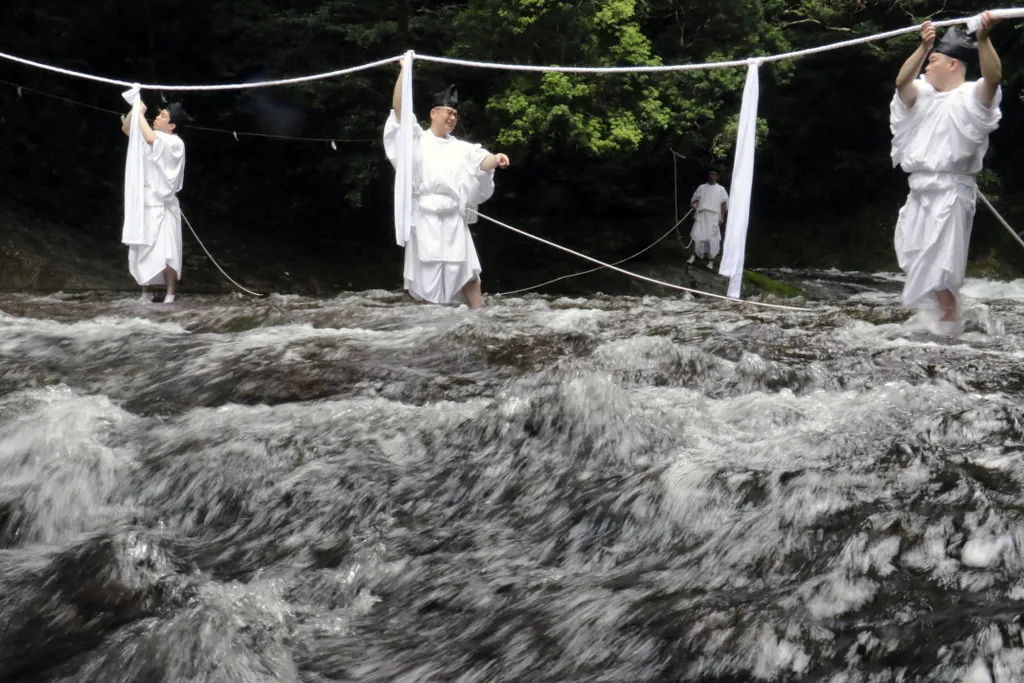 Különleges látvány Japán egyik legmagasabb, 133 méteres vízesése, Nachi Falls, NachiFalls, vízesés