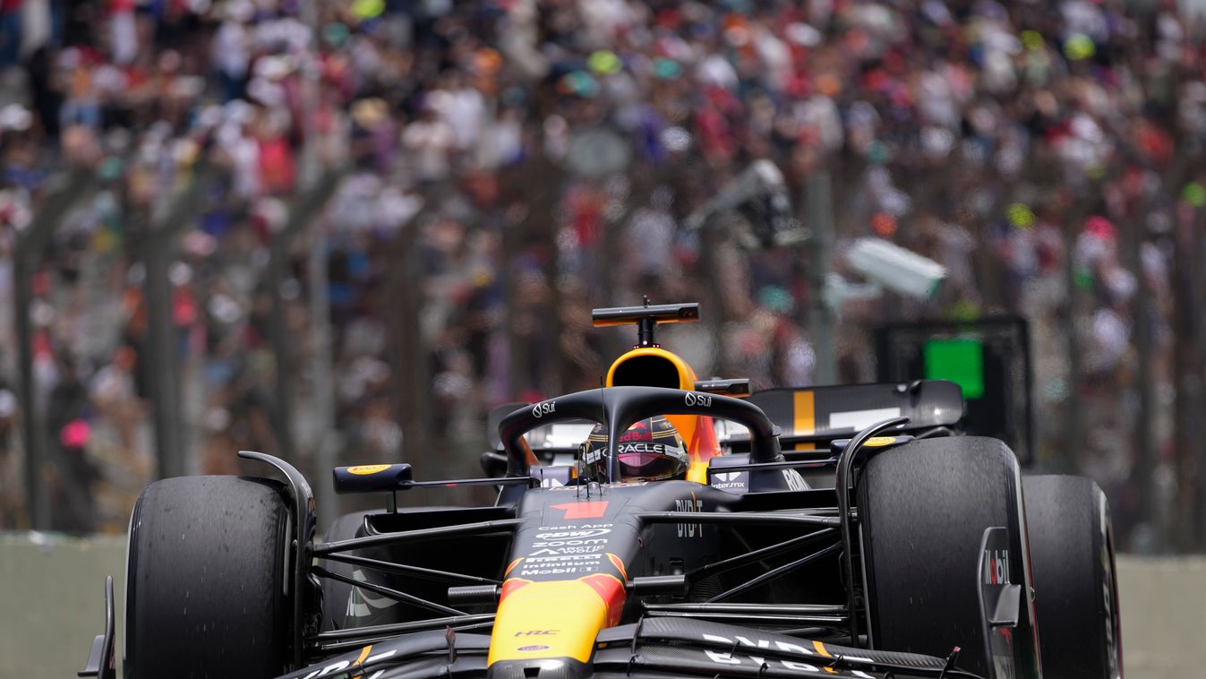 Max Verstappen, a Red Bull holland versenyzője a Forma-1-es autós gyorsasági világbajnokság Brazil Nagydíjának szabadedzésén a Sao Pauló-i Interlagos pályán 2023. november 3-án. A futamot november 5-én rendezik 