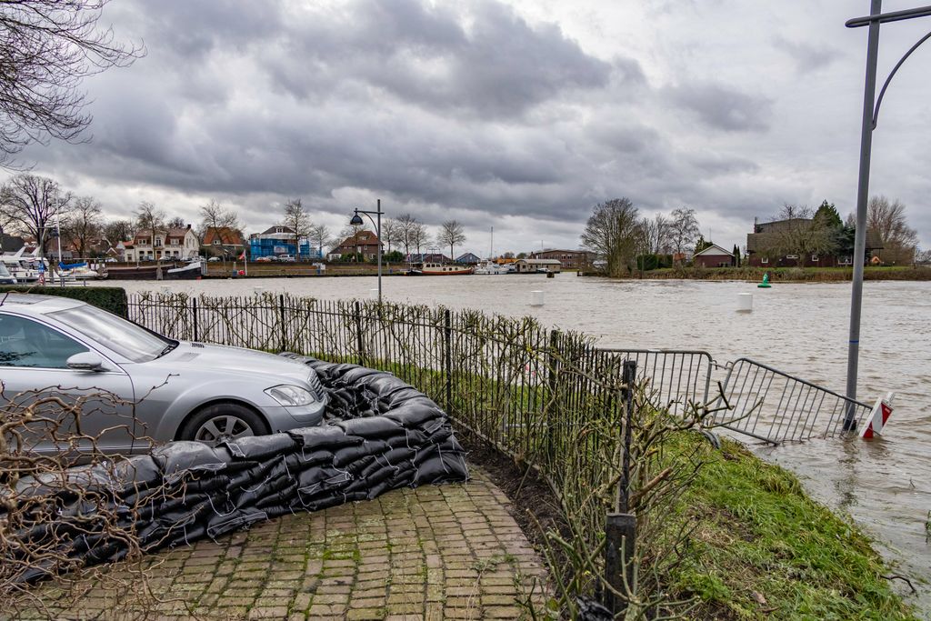 áradás, Európa, víz, 2023.12.30. 
 Floods in the Netherlands 2023,dam,december,flood,flooded,floods,Netherlands,overflow,rain Horizontal 