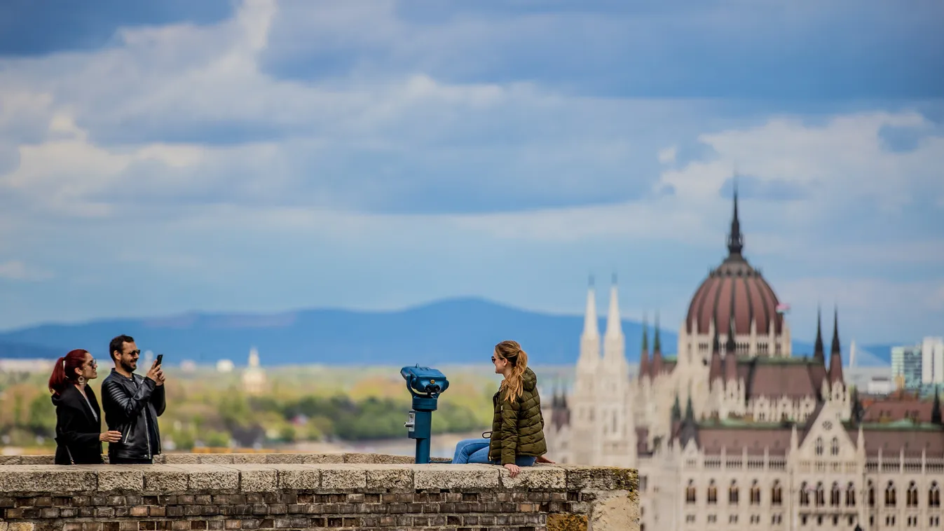 Turizmus, turista, Budapest, illusztráció, tavasz 