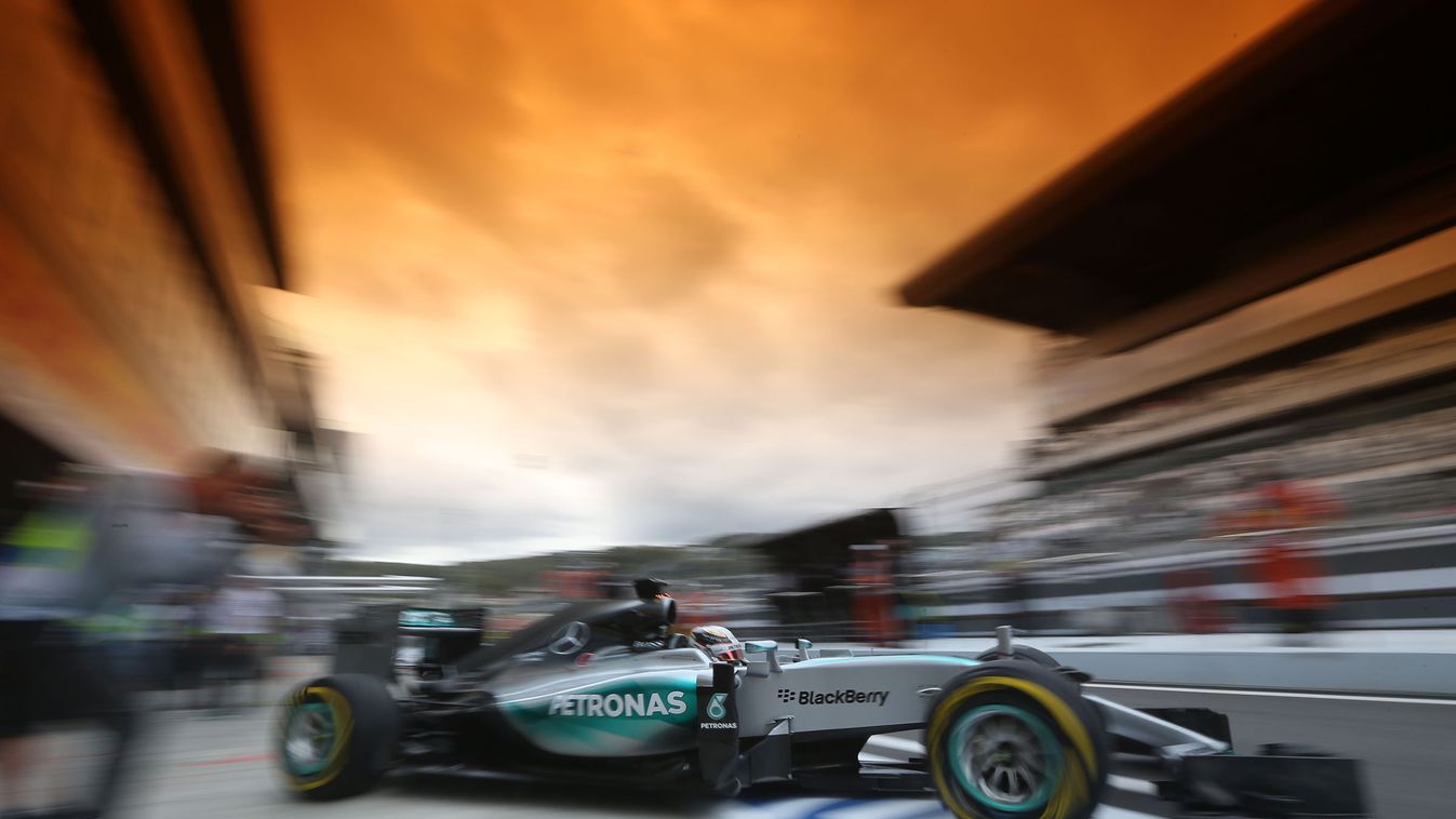 Forma-1, Lewis Hamilton, Mercedes, eső 