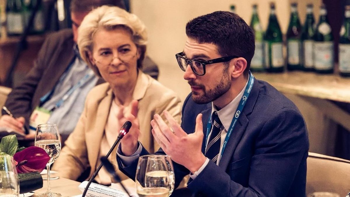 Alex Sorossal vacsorázott Ursula von der Leyen