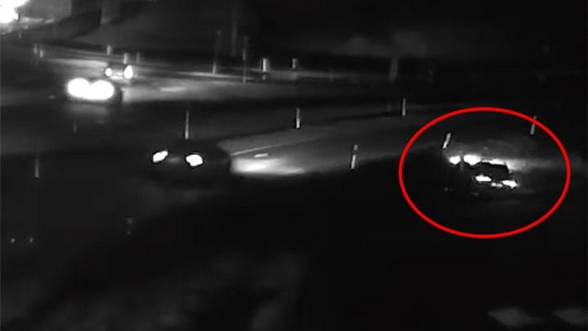 Túl nagy lendülettel hajtott le az M85-ösről, az árokból kellett összeszedni a kocsiját - videó