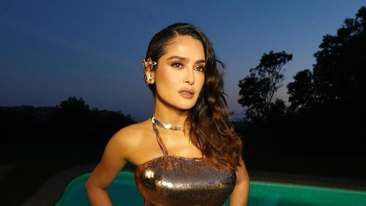 Salma Hayek az esküvőjén is a melleit mutogatta - fotók