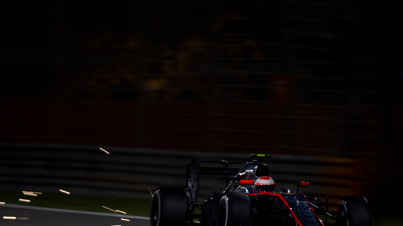 Jenson Button on track. mclaren honda, bahrain, bahreini nagydíj, forma-1, f1 