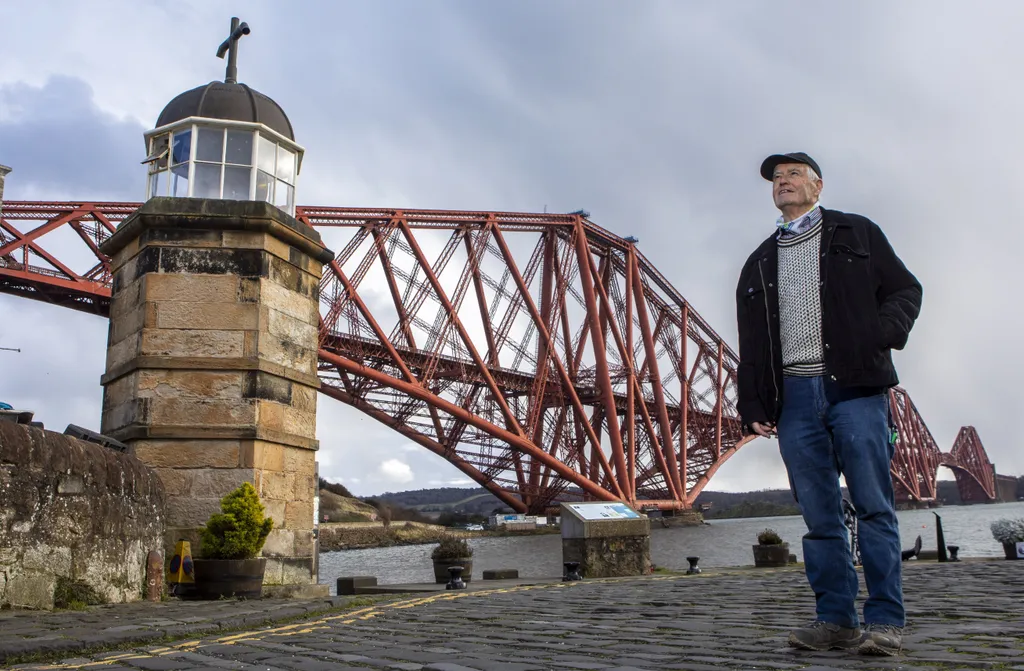 Skócia, North, Queensferry,  világ, legkisebb, működő, világítótornya, világítótorony, Garry, Irvine, Harbour, Light, Tower,