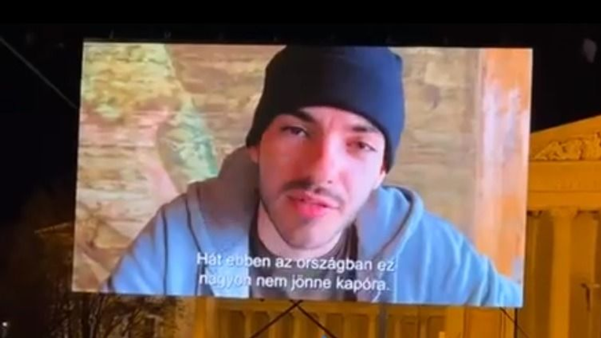 Baloldali tüntetés: Azahriah nárcisztikus, szociopata, nyomorult tanárokról beszélt