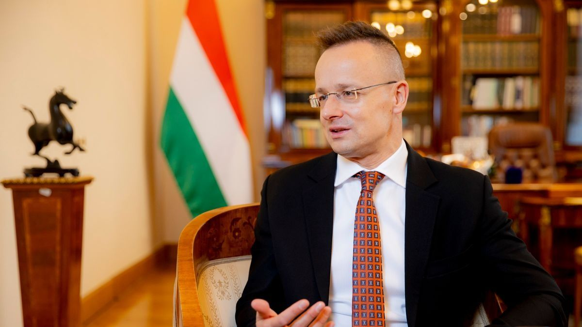 Szijjártó Péter: Magyarország számára soha nem kérdés a segítségnyújtás, ha egy szomszédja bajba kerül