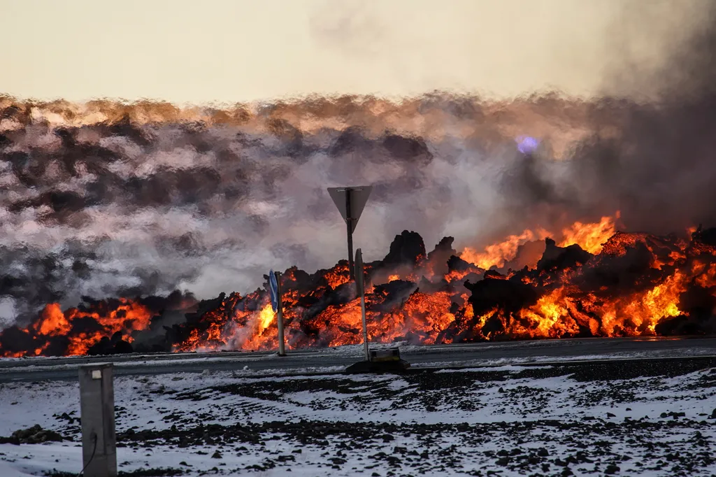 Vulkánkitörés, Izlandon, Vulkán, Izland, Grindavík, láva, 2024.02.08., 