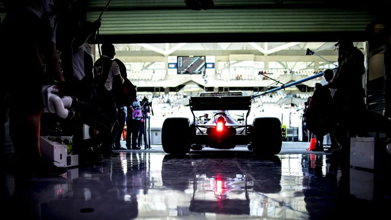 F1 Formula 1 formula one Abu Dhabi GP Williams car in the garage 