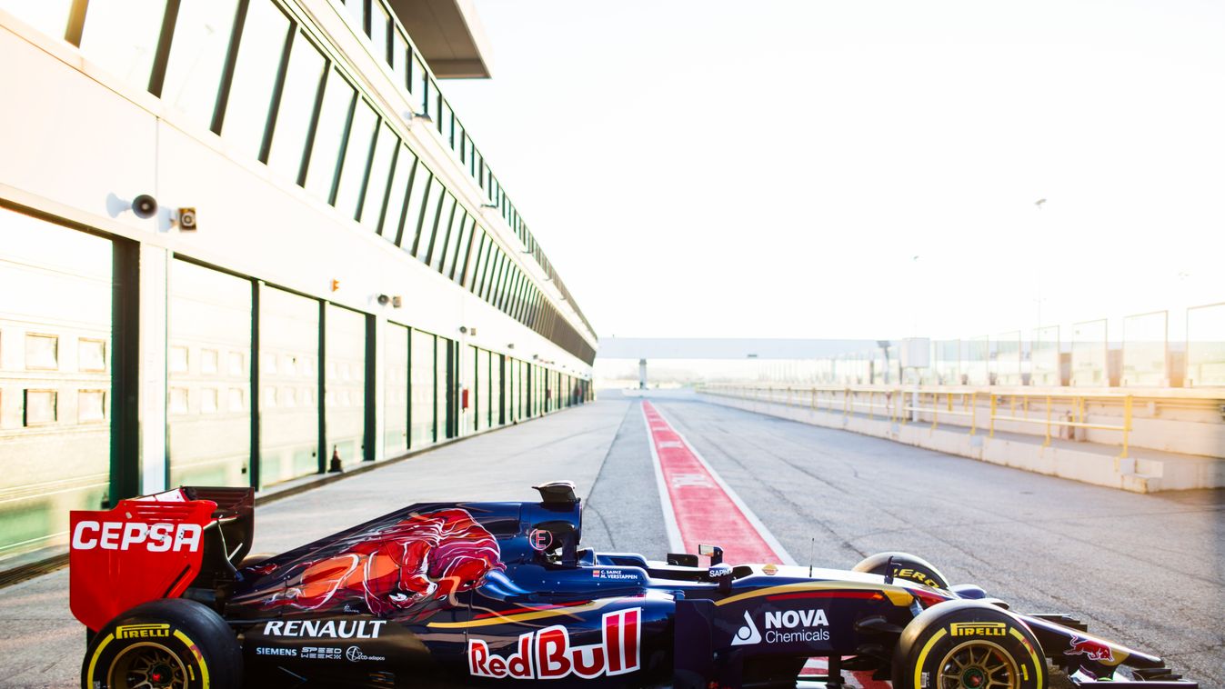 STR10 The STR10 of Scuderia Toro Rosso is seen in Misano, Italy on 28th of January, 2015 // Samo Vidic/Red Bull Content Pool // P-20150131-00069 // Usage for editorial use only // Please go to www.redbullcontentpool.com for further information. // 