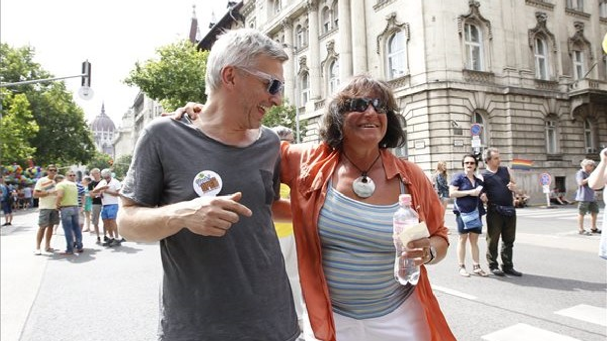 Alföldi Róbert, VV Zsolti, Kajdi Csaba és Lakatos Márk LMBTQ-tüntetést szerveznek?