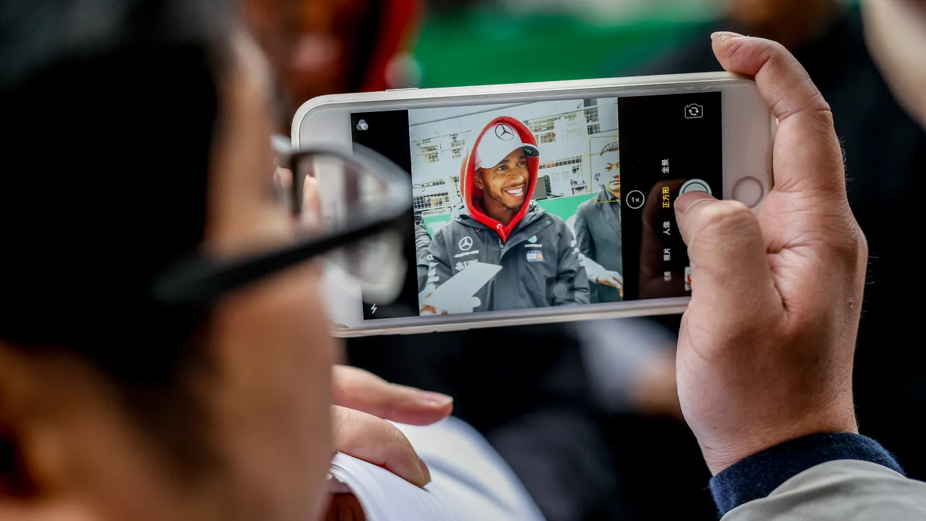 Forma-1, Kínai Nagydíj, Lewis Hamilton, Mercedes-AMG Petronas, iPhone 