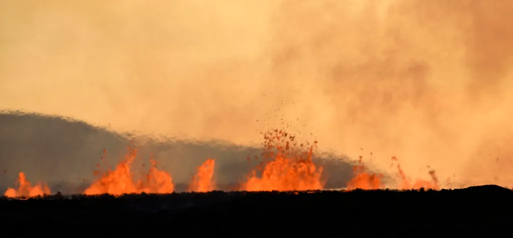 Vulkánkitörés Izland, vulkán, 2024.01.15., volcano Horizontal panoramic 