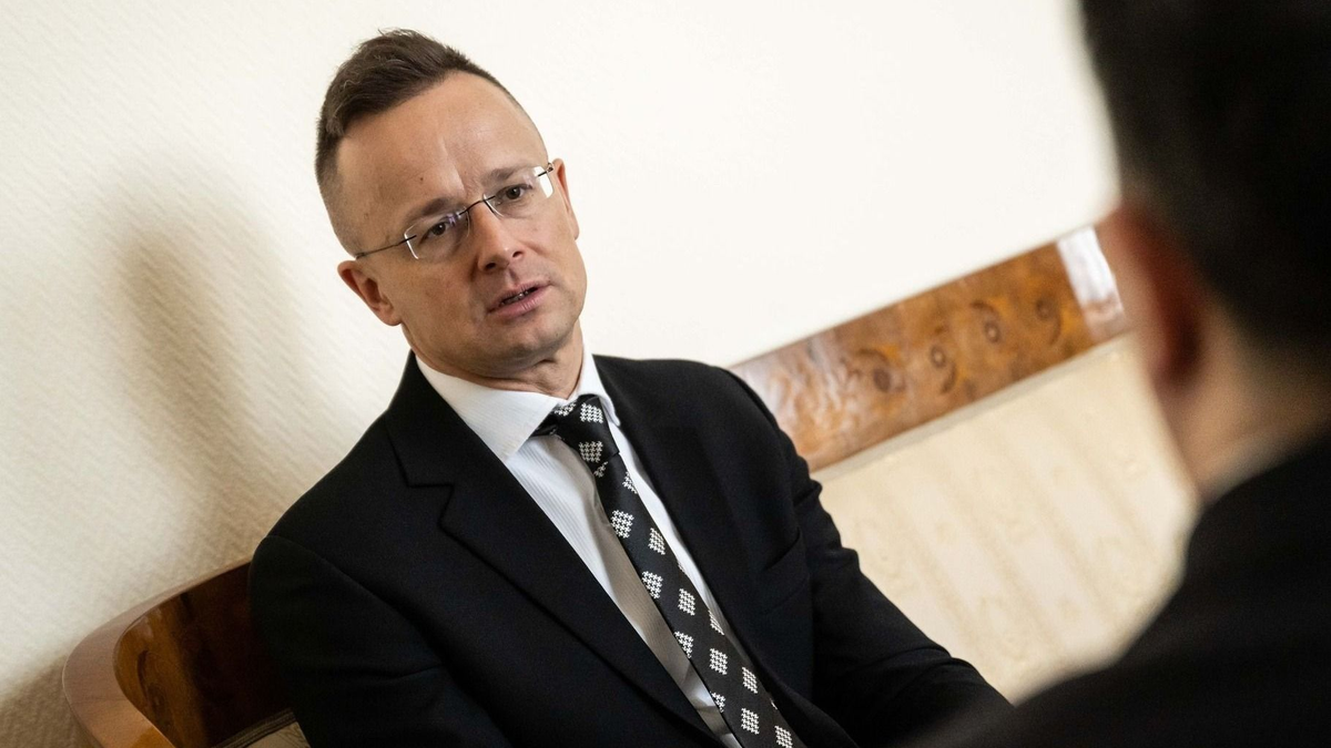 Szijjártó Péter: Nem küldünk katonákat Ukrajnába