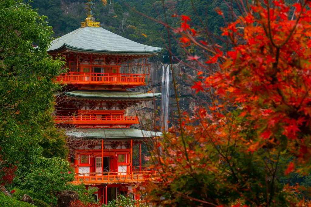 Különleges látvány Japán egyik legmagasabb, 133 méteres vízesése, Nachi Falls, NachiFalls, vízesés