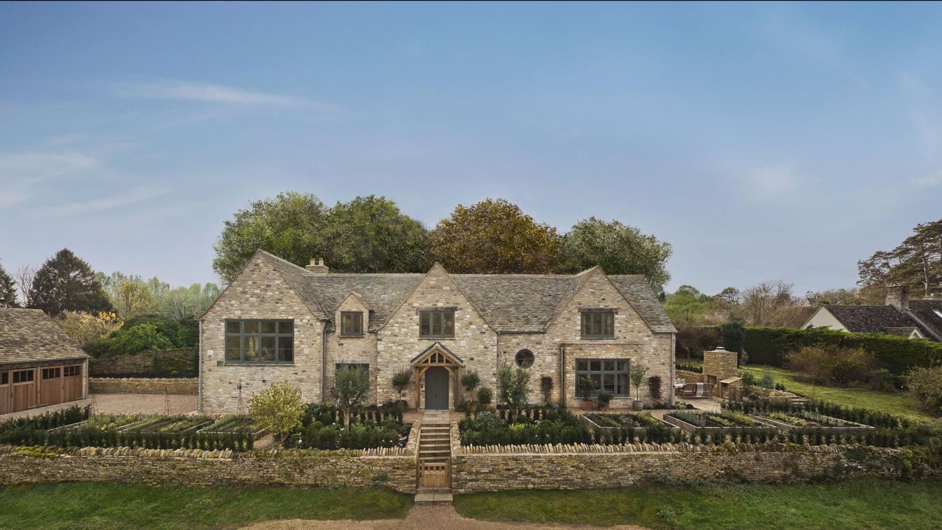 Cotswolds-i kúria, Stunning £3million home in the Cotswolds up for grabs in a prize draw South West News Service ODDSHOT 
