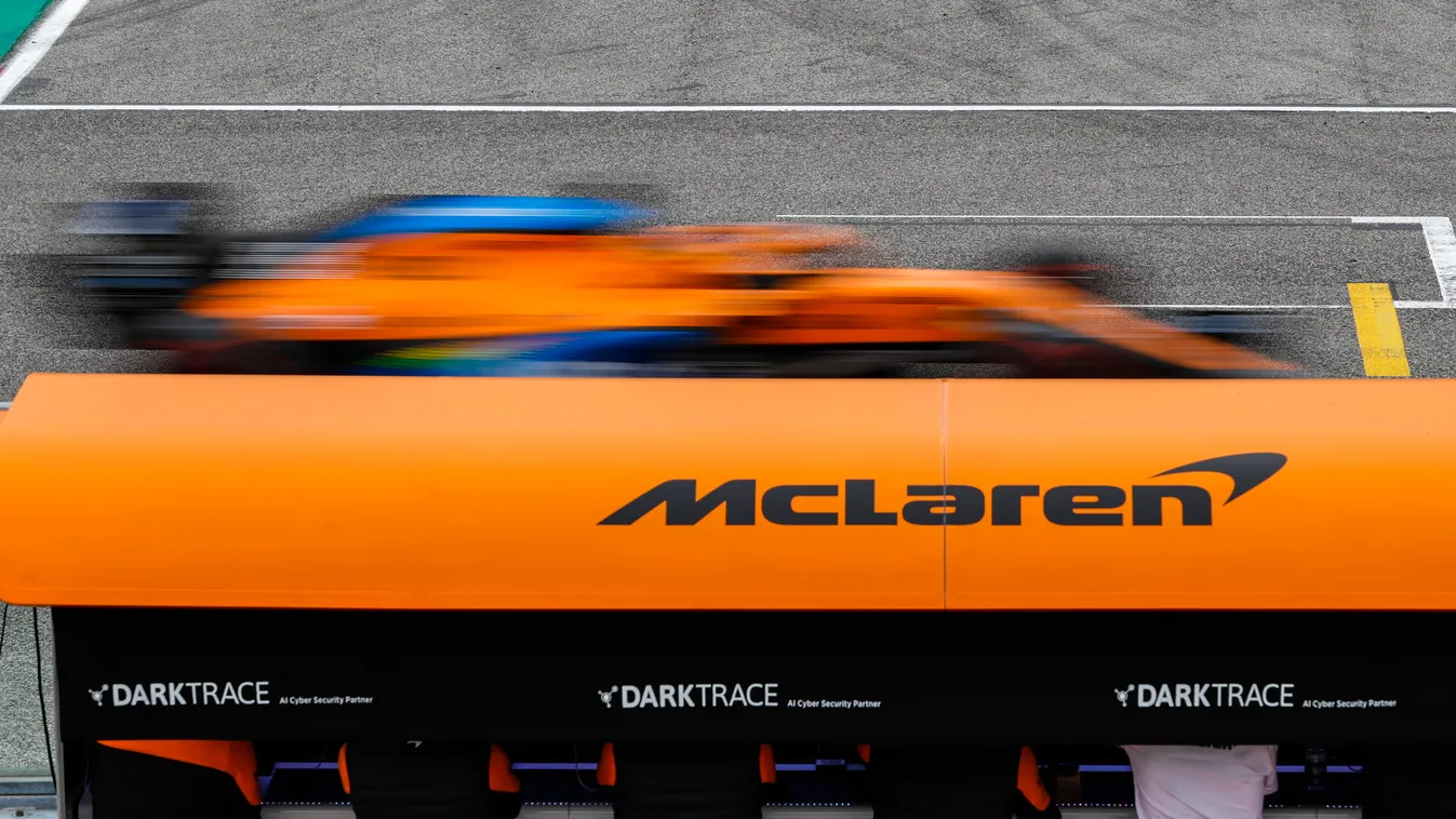 Forma-1, Emilia Romagna Nagydíj, Carlos Sainz, McLaren logo 