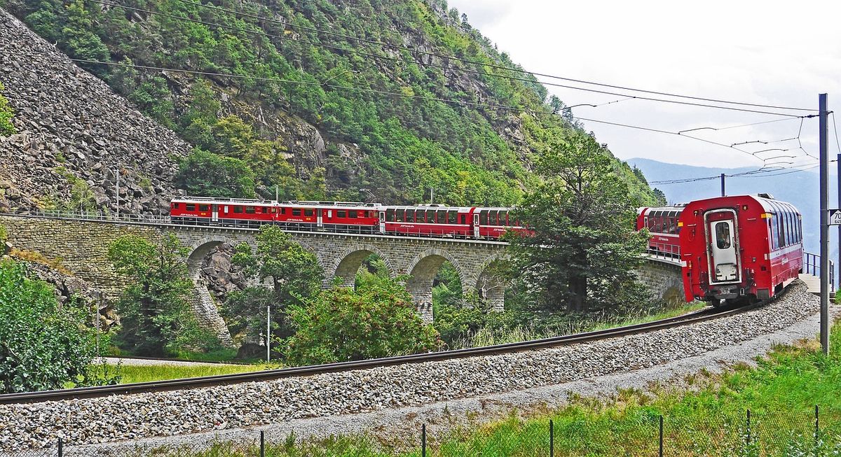 bernina expressz, vonat, alpok, olaszország
