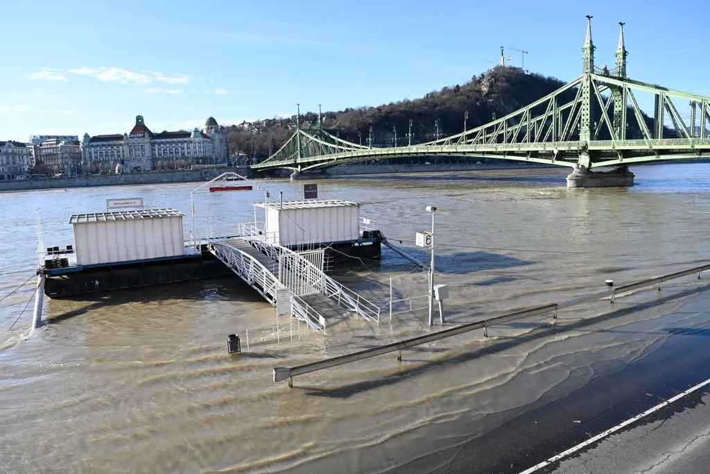 duna, folyó, áradás, víszszint emelkedés, Budapest, Vének, magyarorszár, árvíz, 2023. 12. 27. 