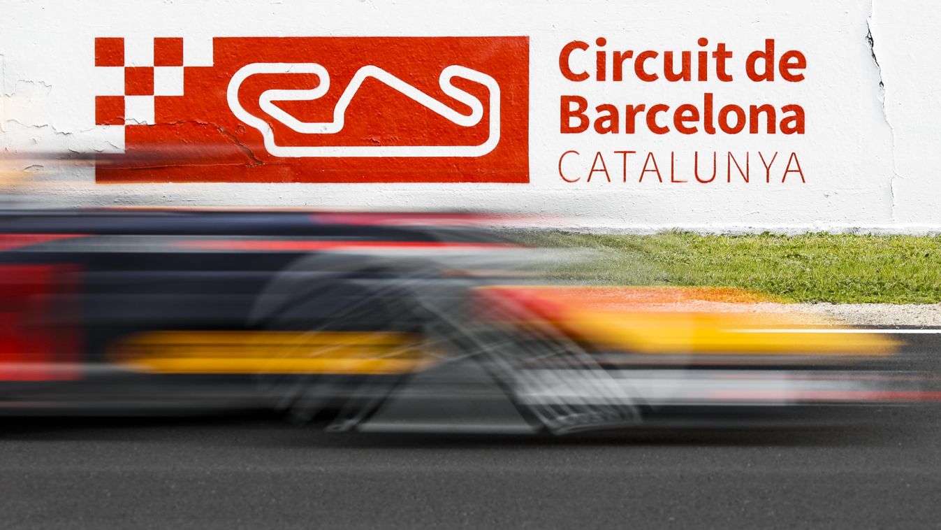 A Forma-1 előszezoni tesztje Barcelonában - 2. nap, Circuit de Barcelona Catalunya logo, Max Verstappen, Red Bull Racing 