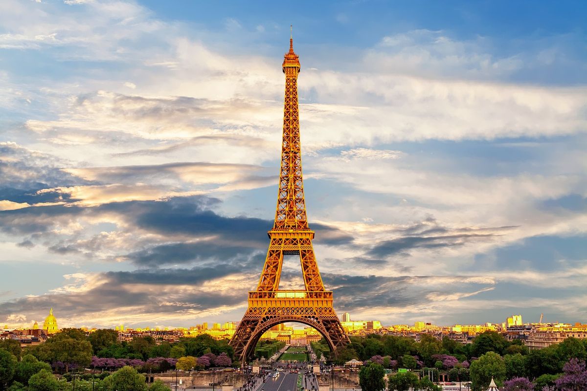 Franciaország, Eiffel-torony, nem szükséges a nyelvtudás