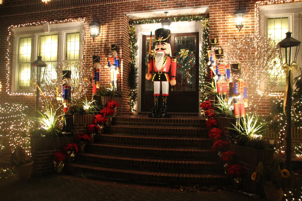 karácsony, ünnep, Christmas attraction in Dyker Heights Human Interest Colorful Decoration NEWSSHOT, 