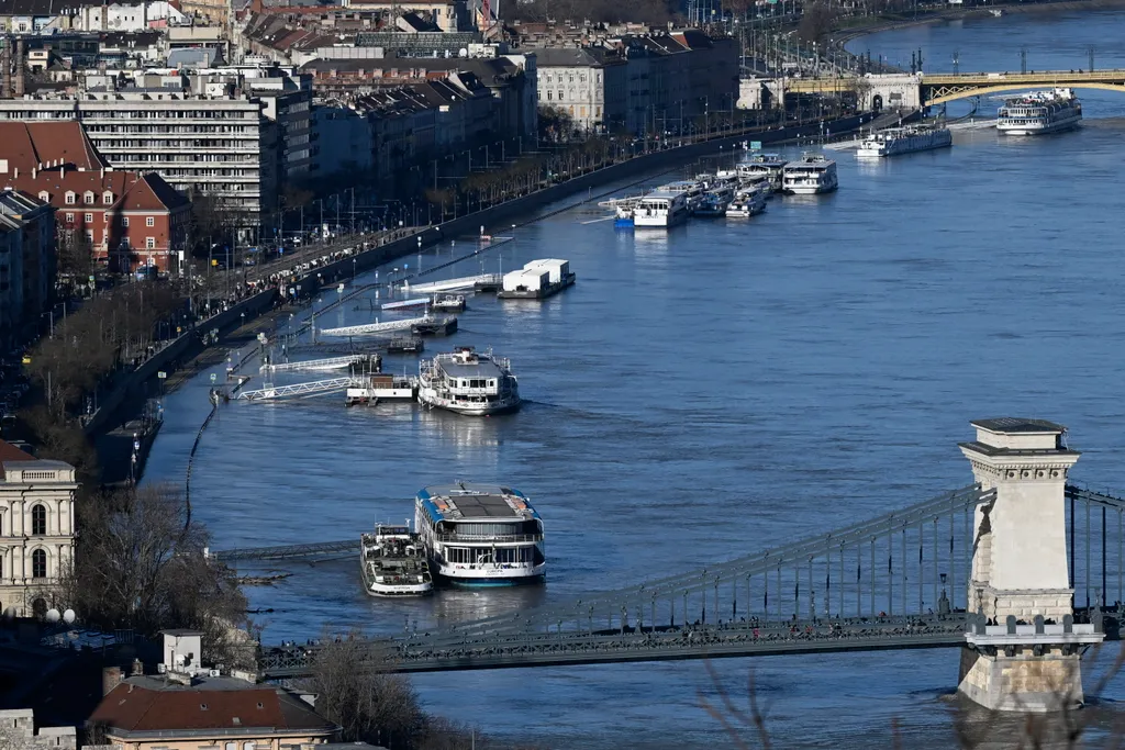 duna, folyó, áradás, víszszint emelkedés, Budapest, Vének, magyarorszár, árvíz, 2023. 12. 27. 