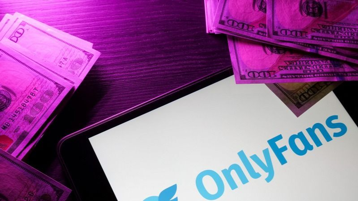 Perverz pornófilmeket forgattak OnlyFans-modellek egy üres luxusvillában - a tulajdonos semmiről sem tudott