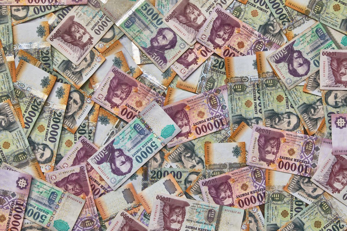 Forintbankjegyek (illusztráció)